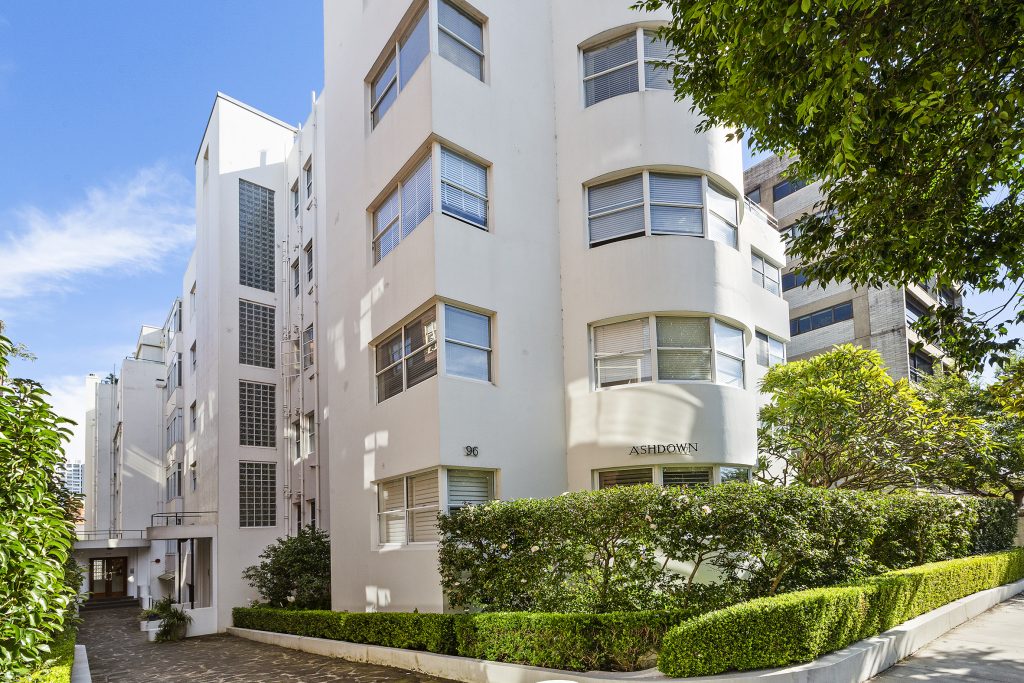 ASHD0WN 96 ELIZABETH BAY ROAD – DESIGN GENIUS